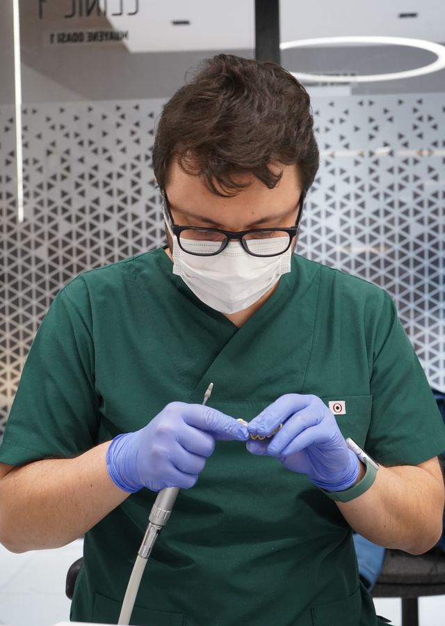 Czy cukrzyca jest przeciwwskazaniem do wszczepienia implantu zęba?
